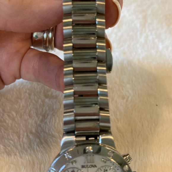 Bulova Chronograph Diamonds Silver-Dial 29mm - Picture 2 of 5